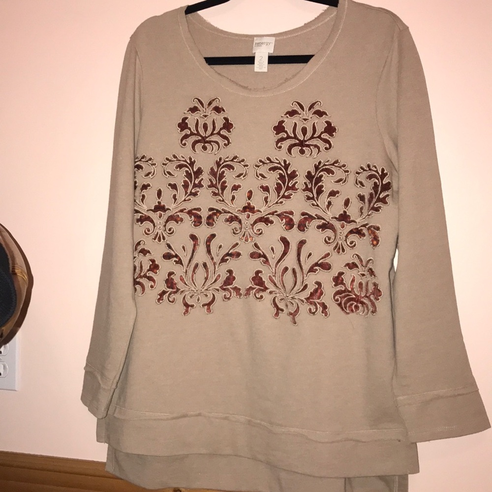 Chico’s zenergy sweatshirt